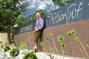 Ein Südtiroler, wie er im Buche steht, unser Chef und Gastgeber im Völser Hof.